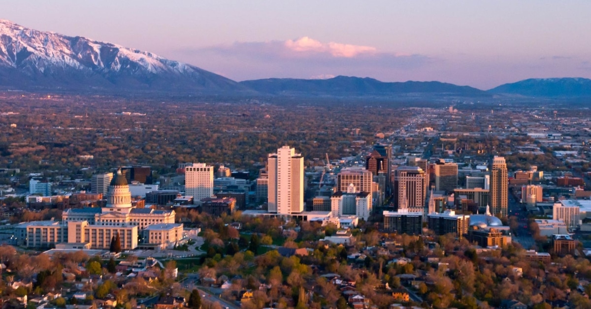 An aerial view of the city of Salt Lake City, Utah showcasing its captivating urban landscape.